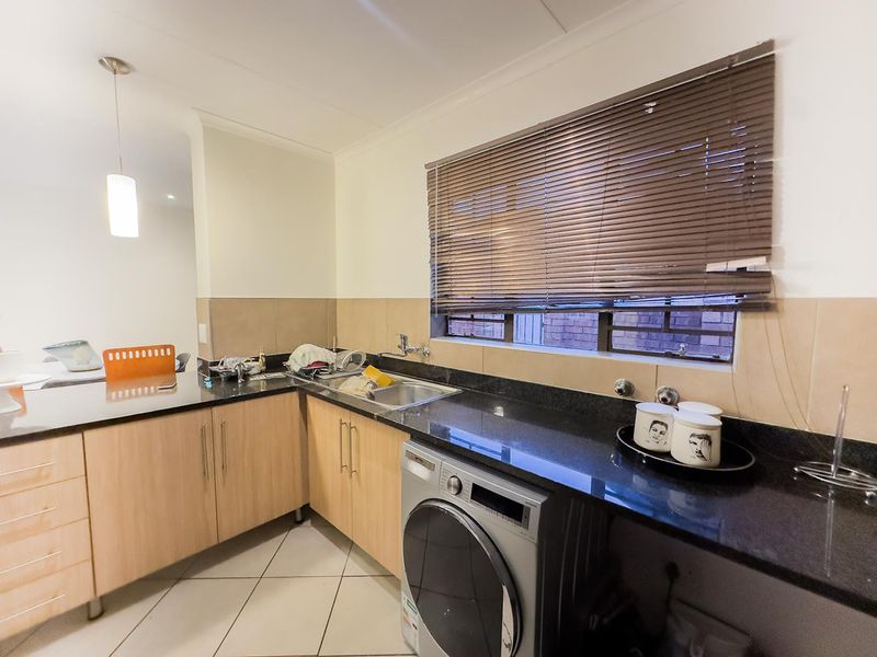 2 Bedroom Simplex with a Private Garden - Photo 9