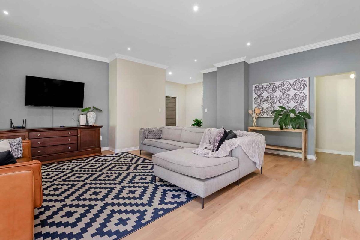 4 BEDROOM FAMILY HOME FOR SALE IN MAGLIESSIG - Photo 4