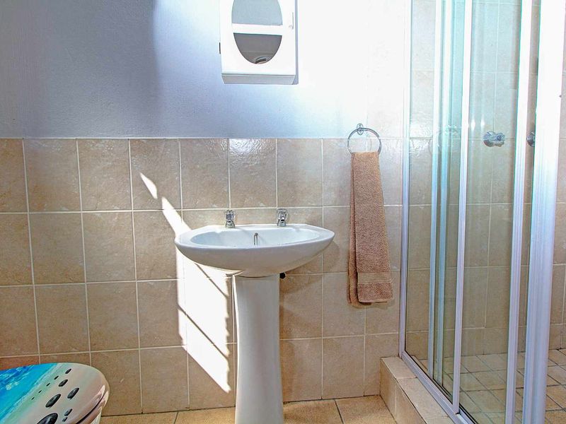 Spacious & Inviting: Your Perfect Townhouse Awaits! - Photo 8