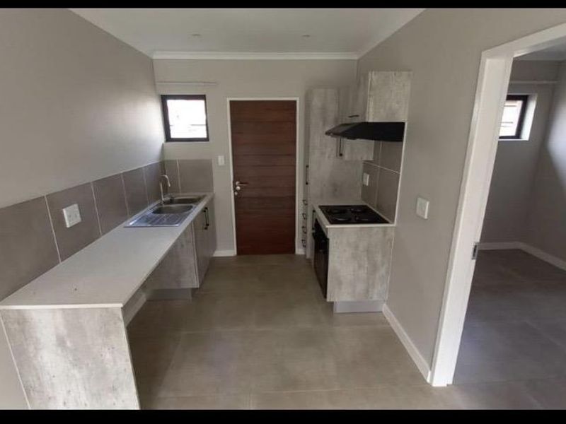 3 Bedroom Simplex for Rent - Photo 3