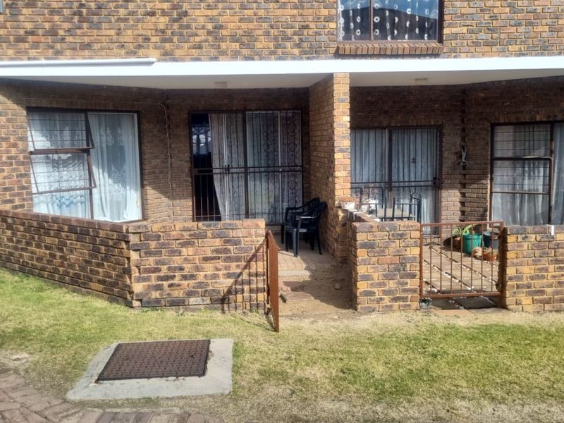 Liefde and Vrede,2 Bedroom Townhouse - Photo 2