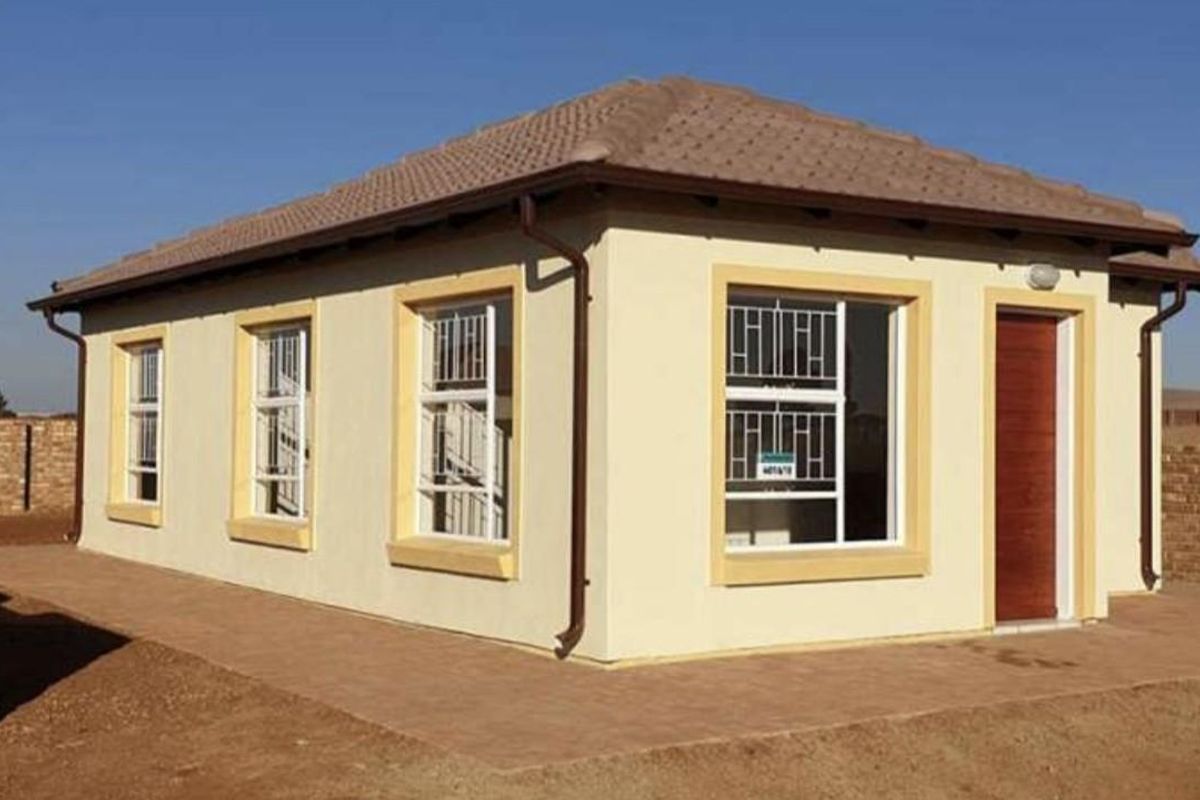OWN YOUR BRAND NEW FULL TITLE HOME FROM AS LITTLE AS R7 500PM - Photo 2