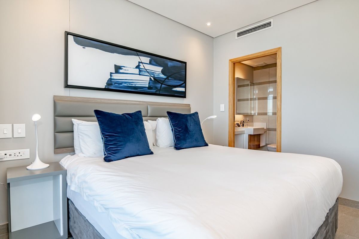 Snug Under the Penthouses - Photo 4