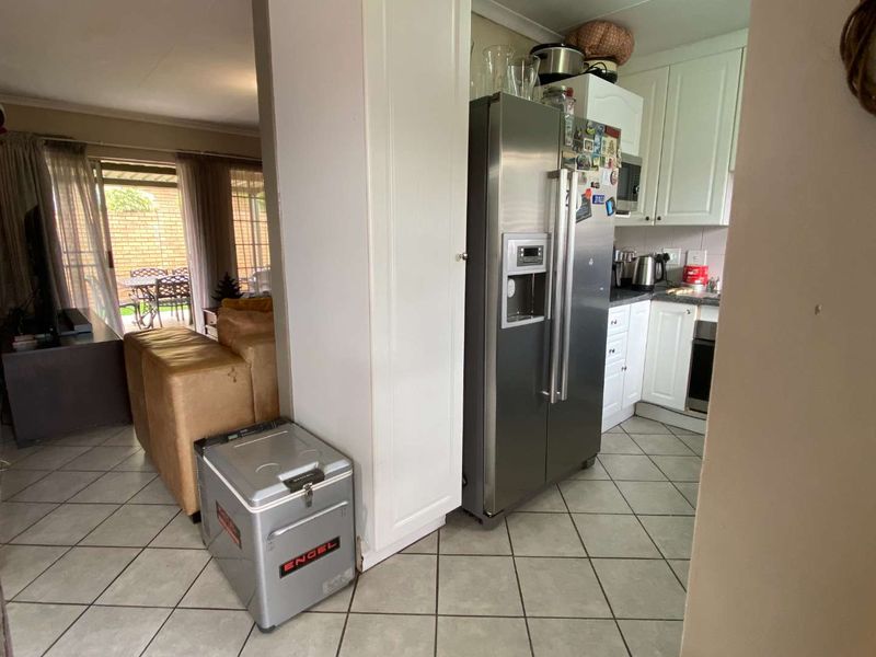 2 Bedroom Townhouse for sale in Highveld. - Photo 4