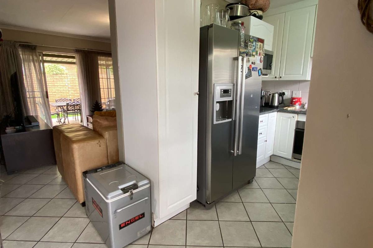 2 Bedroom Townhouse for sale in Highveld. - Photo 4