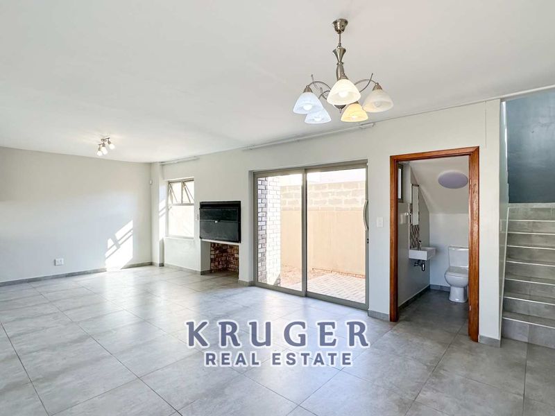 🏡 Modern Double story Townhouse with Rooftop Views in Kramersdorf - Photo 3