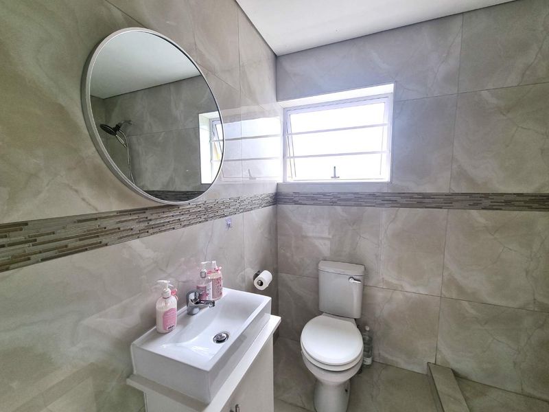 Comfortable Semi-Furnished Bachelor Flat in West Beach - Photo 8