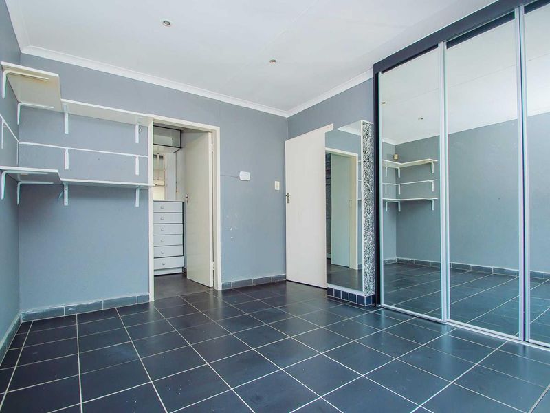 Renovators Dream Project, Commune Living, Large Home? You Choose... - Photo 7