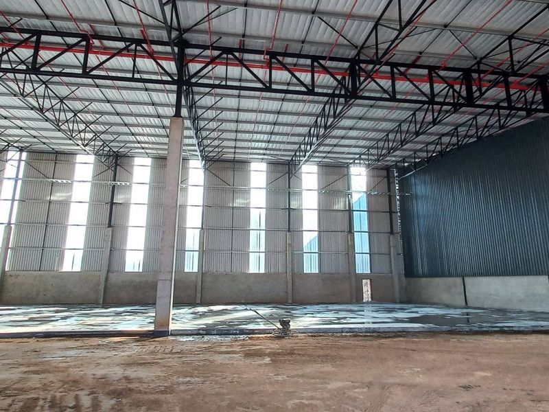Brand-New 2,200m2 Industrial Space Ready for Occupation - Photo 1