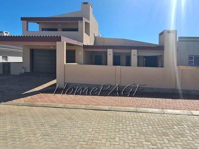 Ext 11, Henties Bay:  Entertainer's Dream Home is for Sale - Photo 2