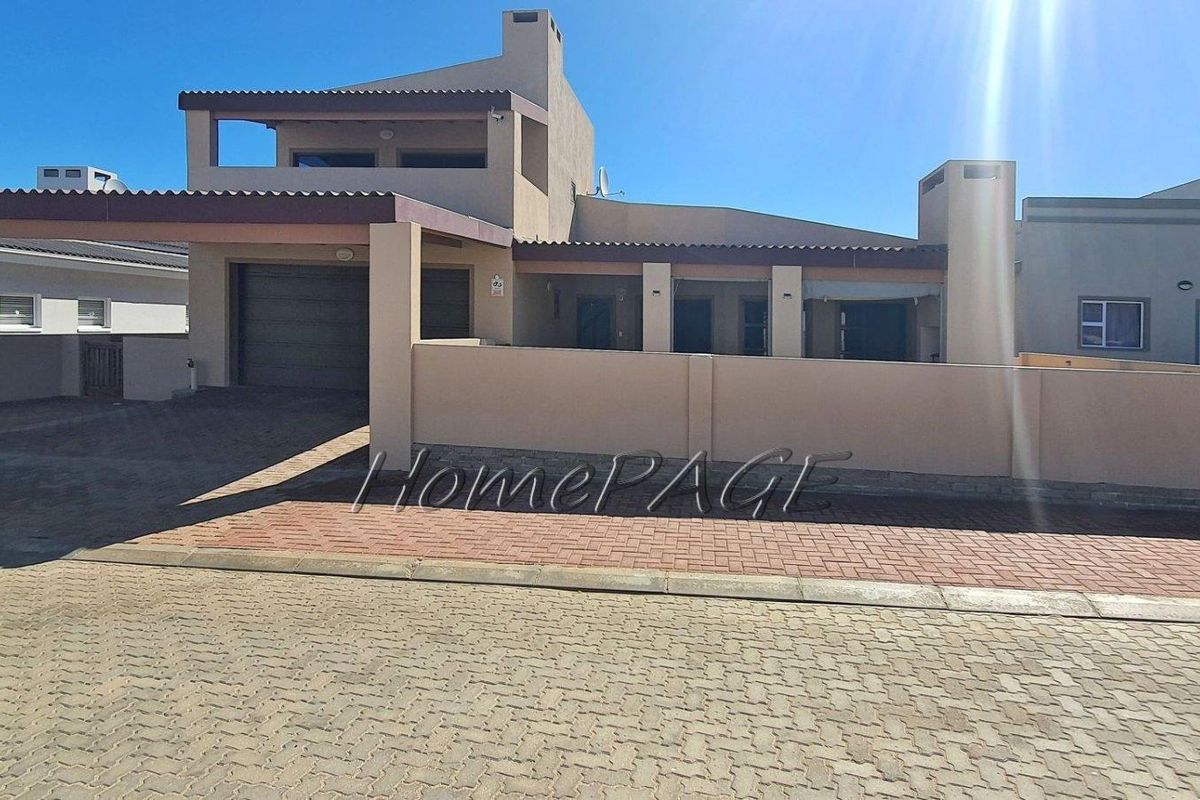 Ext 11, Henties Bay:  Entertainer's Dream Home is for Sale - Photo 2