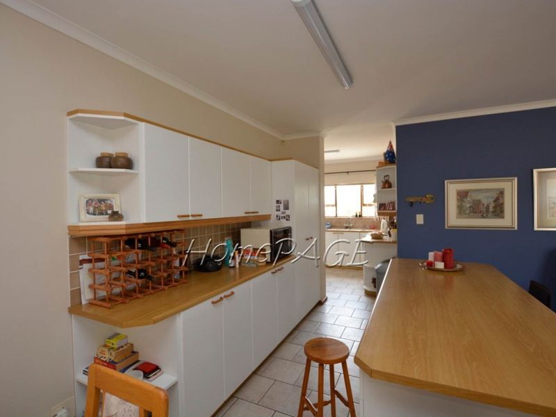 Ext 8 (Hage Heights), Lovely 4 Bedr Home with 2 Bedr Flat is for Sale - Photo 9
