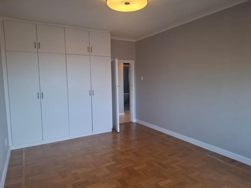 Renovated 2 bedroom UNFURNISHED unit - Photo 7