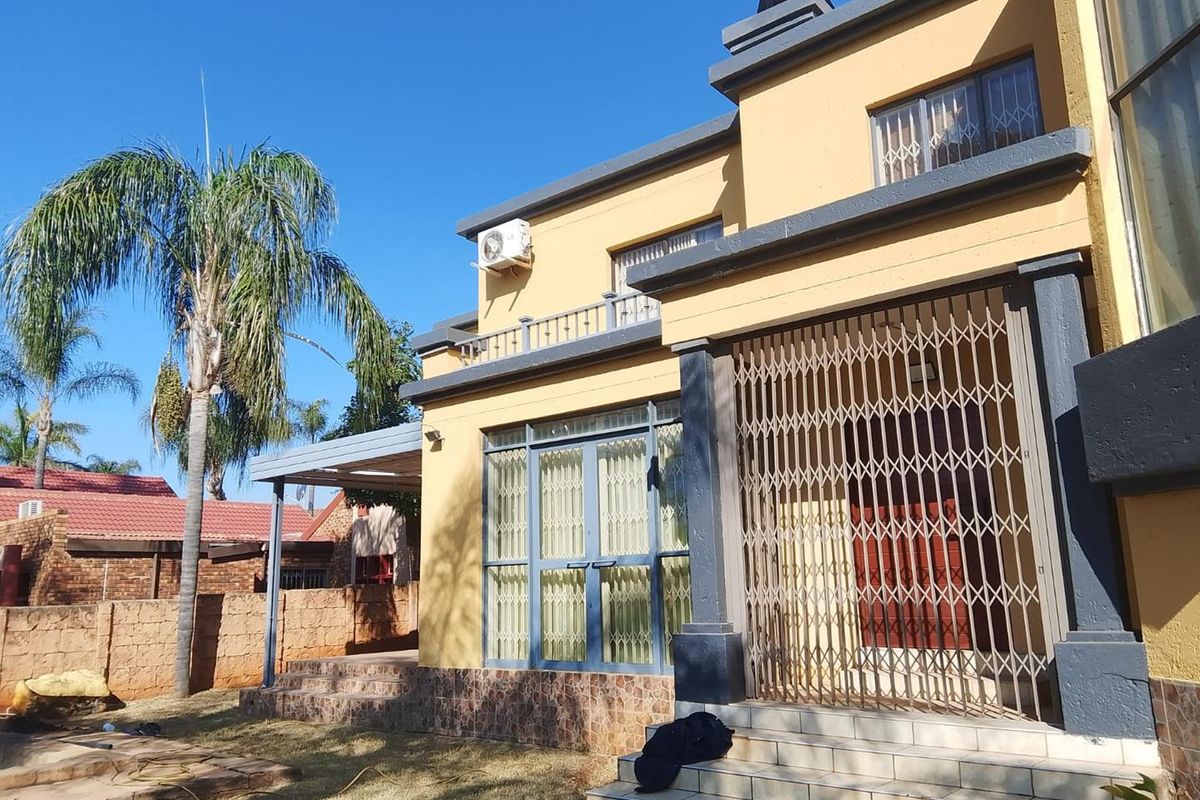 Stunning Four Bedroom Double Storey House in Amandasig - Photo 4