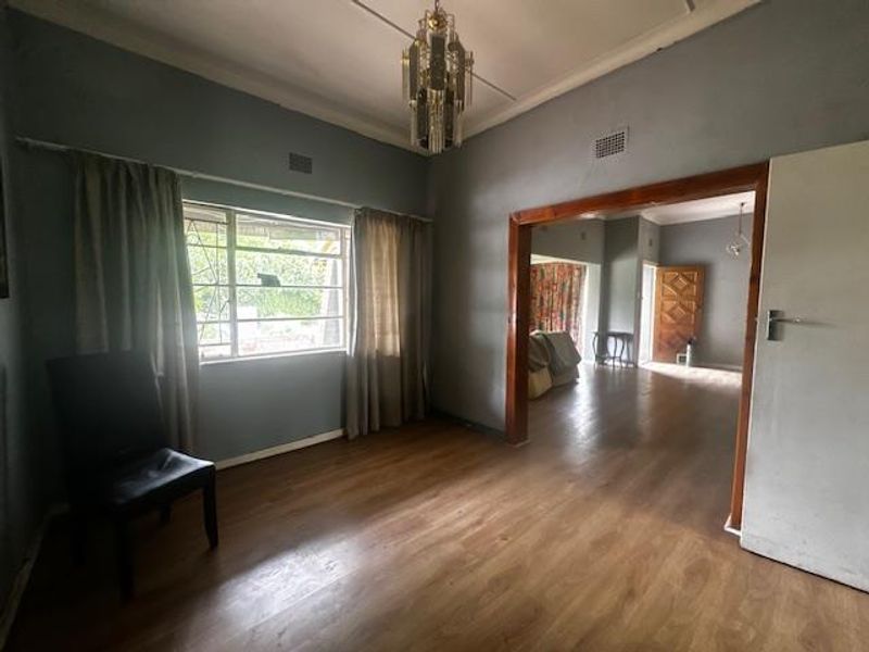 Family Home with Borehole & Flat - Photo 7