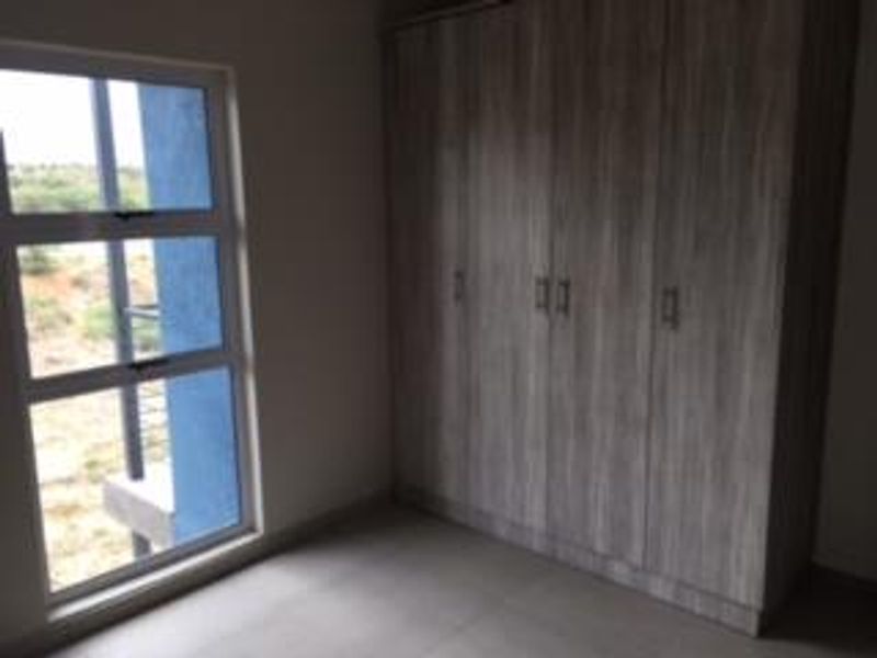 NEAT + WELL MAINTAINED TOP FLOOR APARTMENT FOR SALE IN ROCKY CREST!! - Photo 6