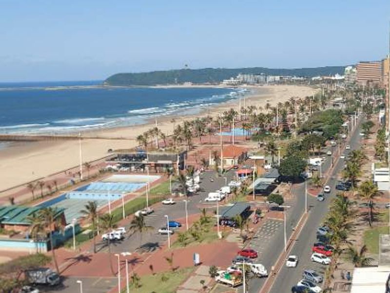 **Stunning Air BNB Apartments** Oceanic Gem with Unparalleled Sea Views – Fully Furnished** - Photo 3