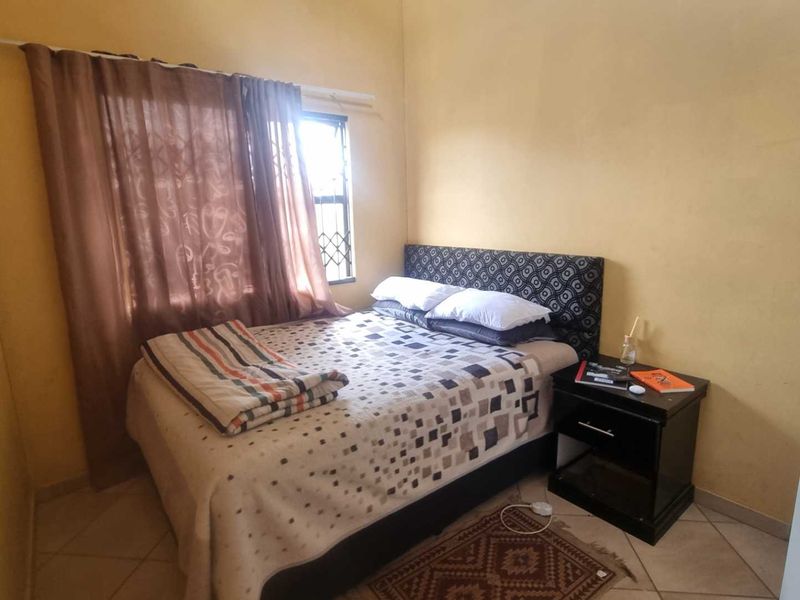 Spacious 2-Bedroom Home in a Perfectly Managed Estate - Photo 8