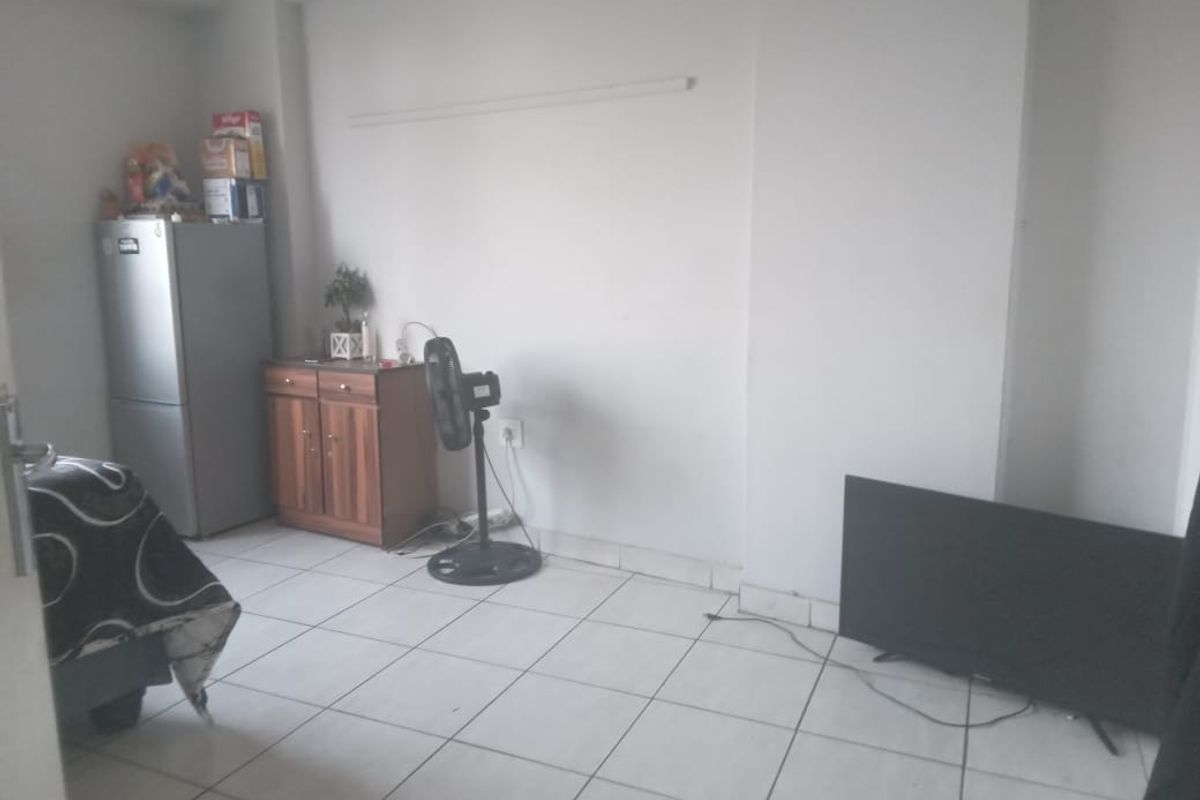 Versatile Investment Opportunity or Family Home Near Key Amenities - Photo 4