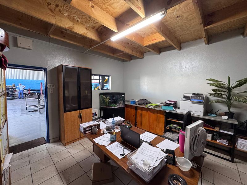 Workshop To Let In Northern Industrial - Photo 2