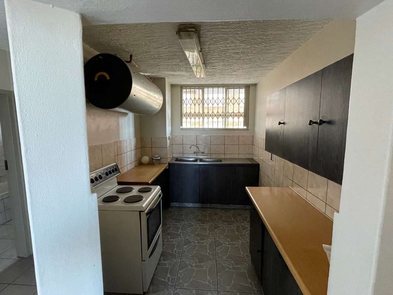 2 Bedroom & 2 Bathroom apartment for sale in Silverton - Photo 8