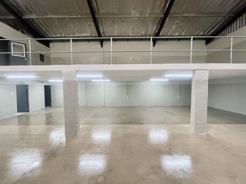 Hendra - 351m2 Warehouse / Light Industrial Unit To Let In Sought-After Business Park - Photo 4