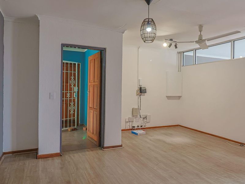 Prime 104m2 Office Suite in 14th Avenue Centre, Fairland For Sale or to Rent - Photo 6