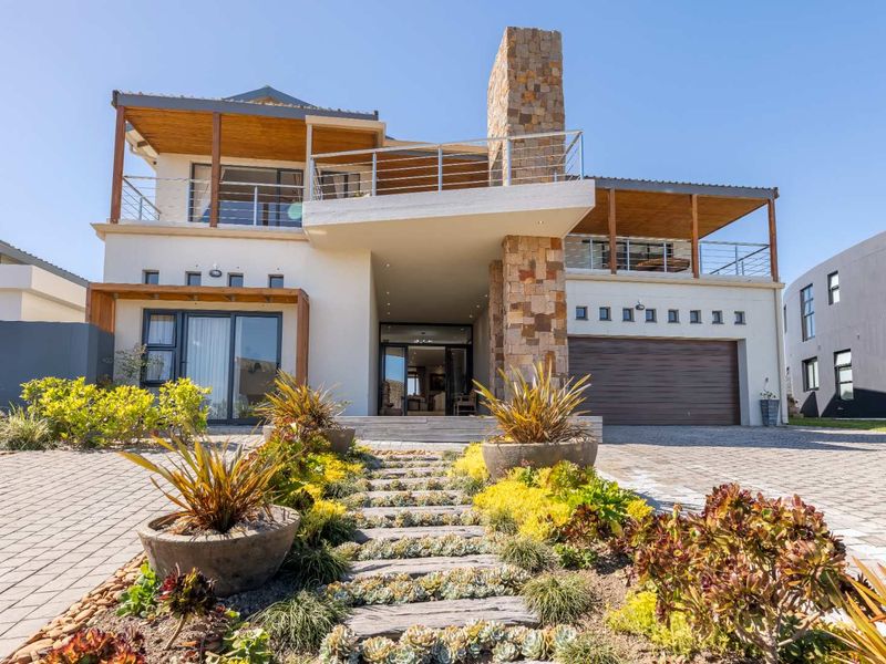 VERSATILE PROPERTY SET IN OCEAN VISTA OF OUBAAI GOLF ESTATE - Photo 3