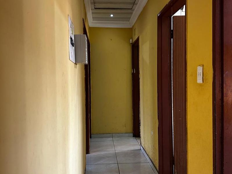 Four-Bedroom Family Home with Garage in Esikhawini - Photo 7
