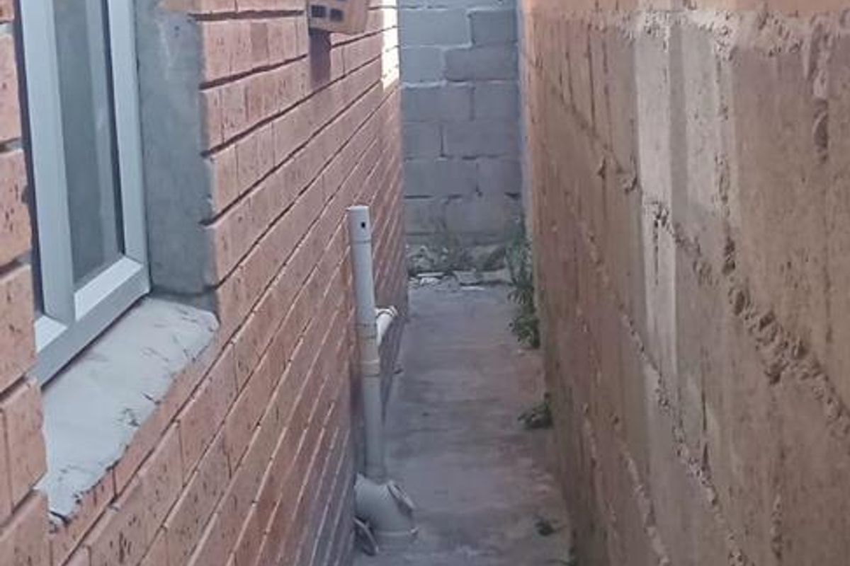 Charming Three-Bedroom Home for Sale in Site C, Khayelitsha - Photo 5