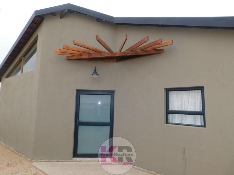 3 Bedroom House for Sale in Henties Bay - Photo 4