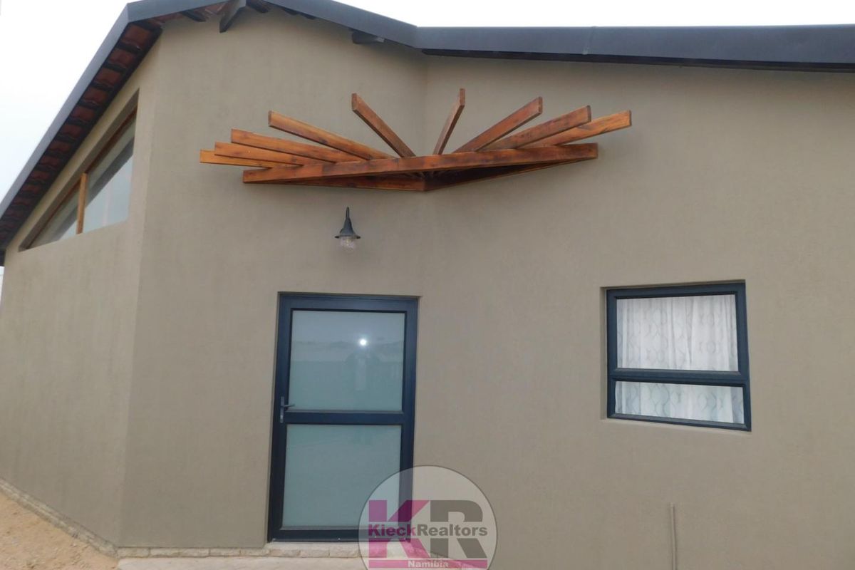 3 Bedroom House for Sale in Henties Bay - Photo 4