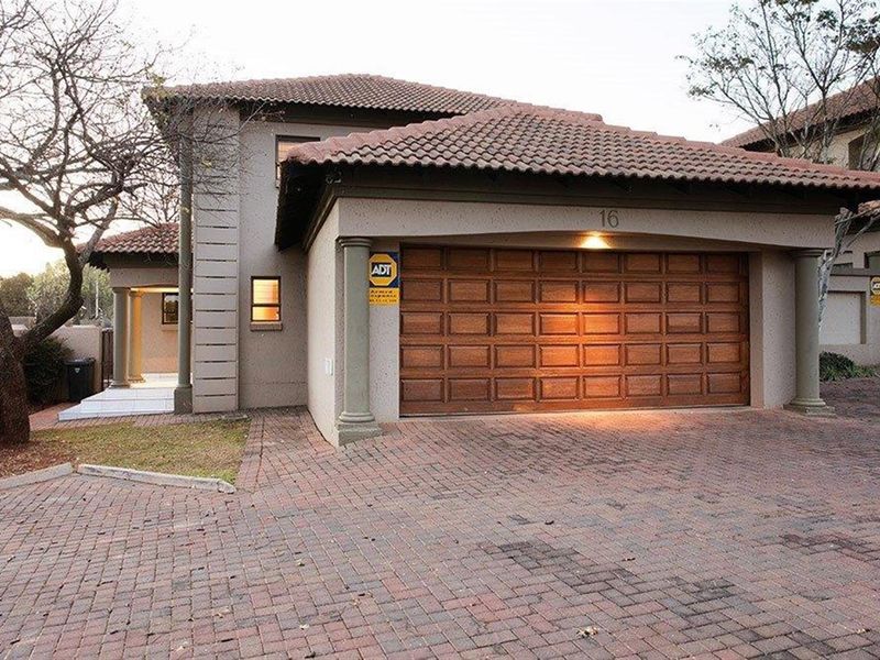 4 bedrooms Townhouse in FAERIE GLEN - Photo 4