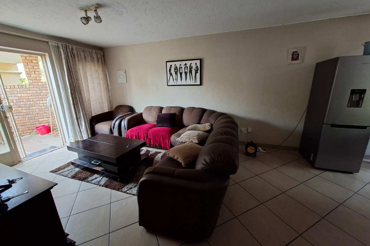 2 Bedroom Apartment For Sale - Photo 2