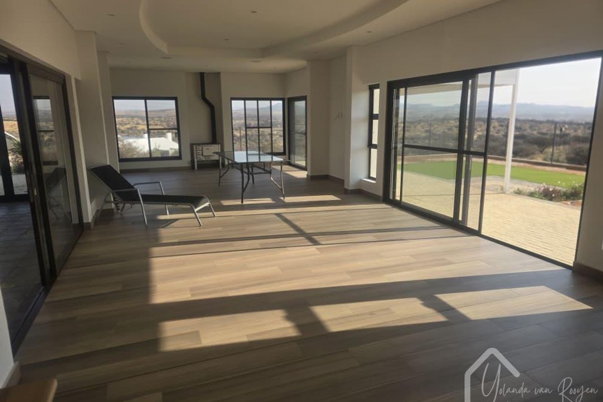 !!️UNMATCHED ELEGANCE UNDER ONE ROOF!!️ - Photo 4