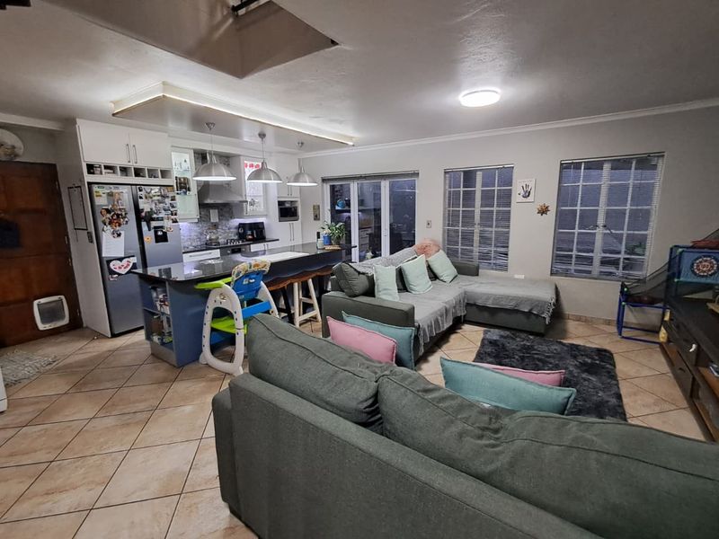 3 Bedroom Duplex in Secure Albemarle Estate - Photo 3