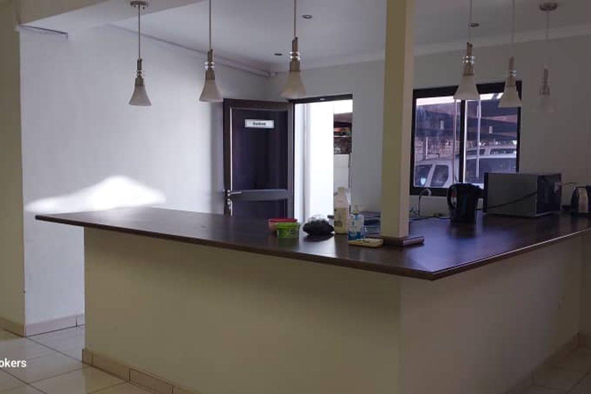 Versatile Business Hub: Two Buildings, Endless Possibilities! - Photo 2