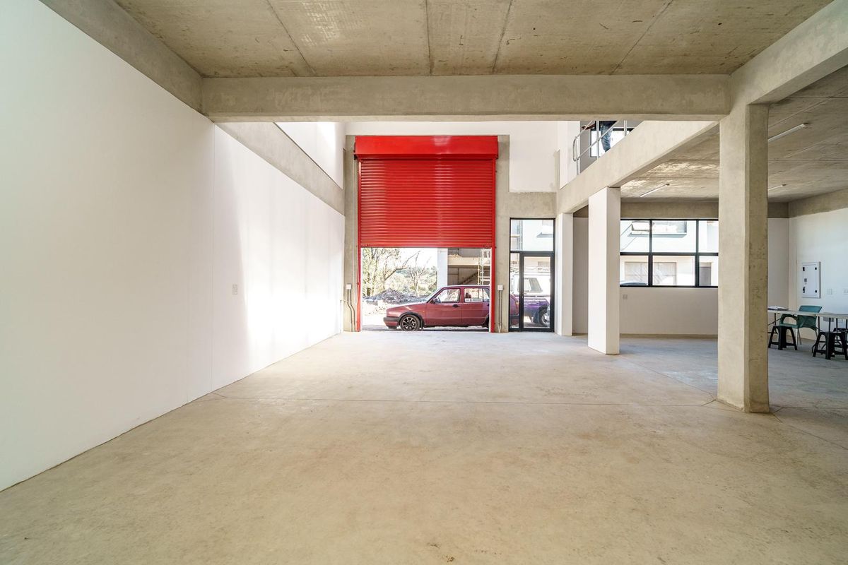 Own a new-build ±285 m2 mini-factory with on-grade roller access, 63A 3-phase, individual metering, 24/7 security and 3 on-site bays. Target occupation Oct 2025 - Photo 4