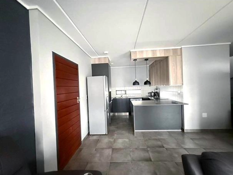 Where City Views meets Surburban Comfort - Photo 5