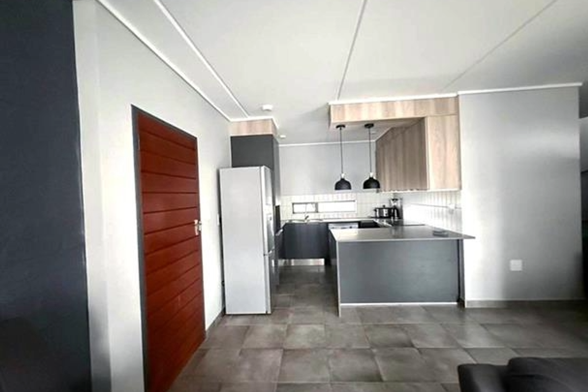 Where City Views meets Surburban Comfort - Photo 5