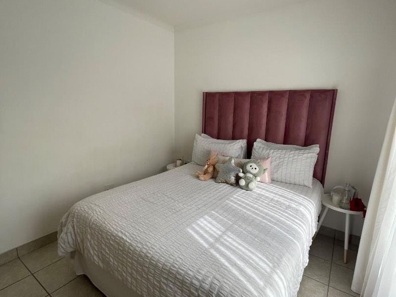 Convenient Location: 4 Beds, 2 Baths, Near Shopping & More - Photo 9