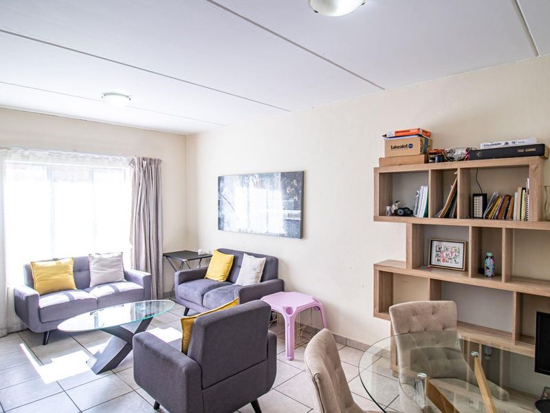 Charming 2-Bedroom Apartment in Prime Location - Photo 6