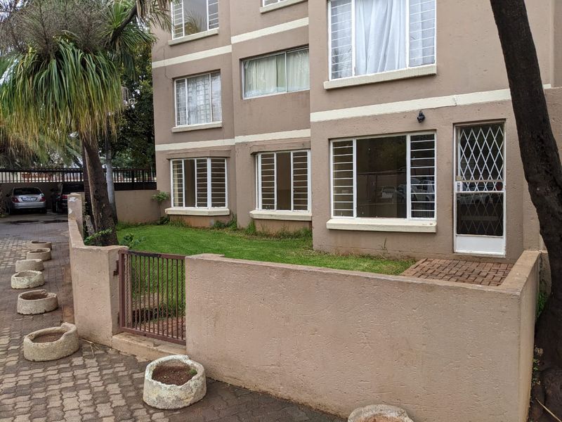 Sun, Space & Smart Living in your 3-Bed Family Townhouse - Photo 9