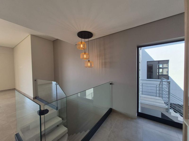 Exquisite Modern 3-Bedroom Home in Hartenbos Heuwels, Hartenbos - Photo 6