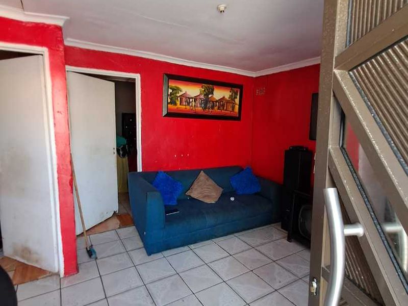Charming 2 Bedroom House for Sale in Kuyasa - Priced at R320,000 - Photo 3