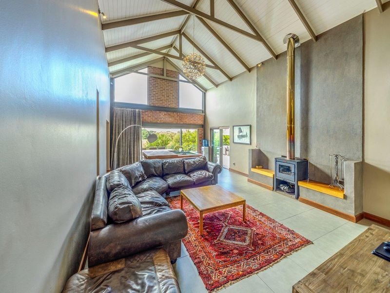 An Exquisite 4 Bed House For Sale in Copperleaf Golf Estate - Photo 9