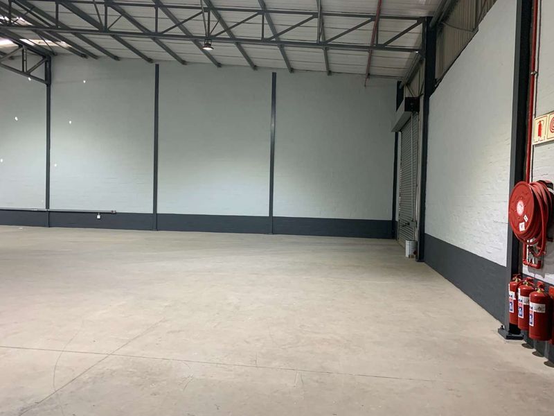 Spacious Warehouse & Office Space in Prime Industrial Hub - Photo 8