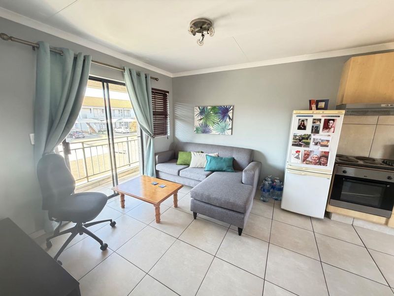 Convenient Location! Secure 2-Bedroom Apartment for Sale - Photo 5