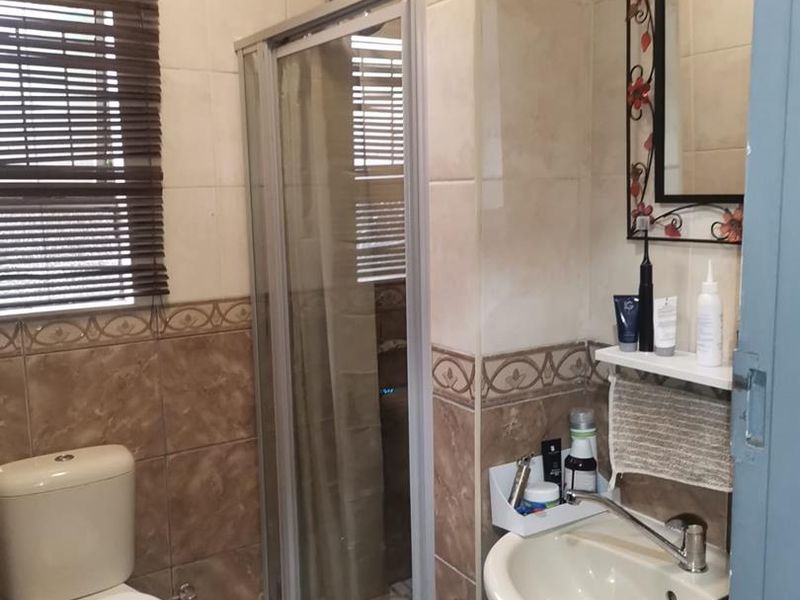 3 Bedroom House For Sale in Vanderbijlpark SE 6 - Photo 9