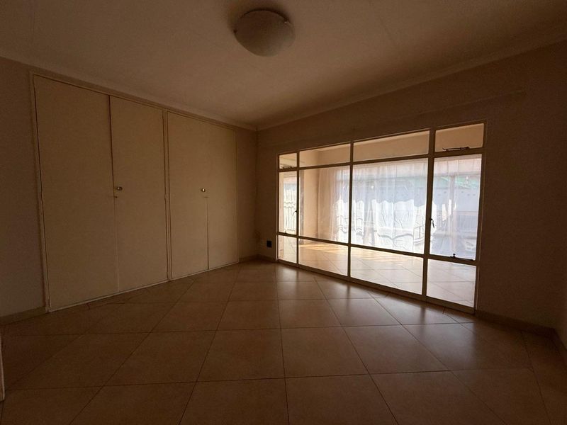 Charming and Spacious Upstairs Apartment Available for Viewing - Photo 10